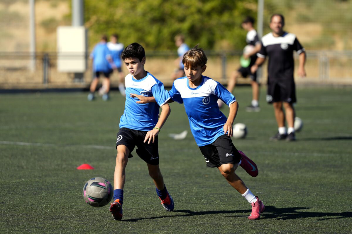 Ruben Carrion y Miguel Benedi con David Gomez - EliteFootball
